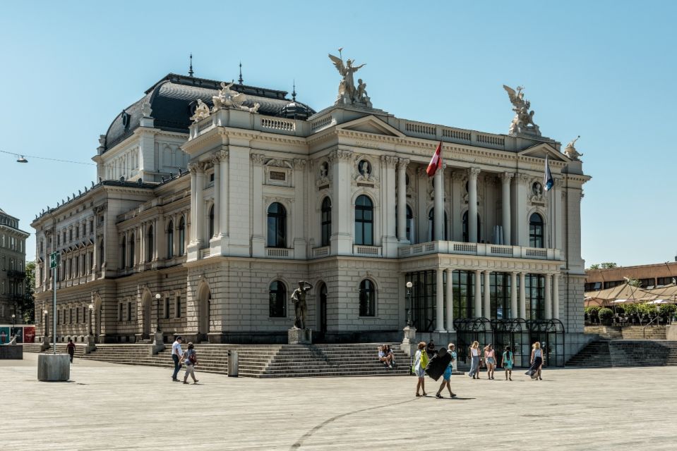 Zurich: City Top Attractions Tour by Bus With Audio Guide - Bus Details