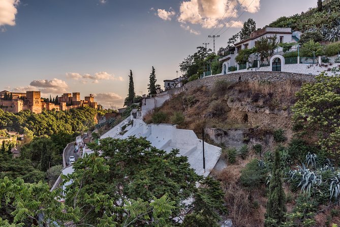 Alhambra, Albaicin and Sacromonte Guided Tour - Guided Walking Tour Details