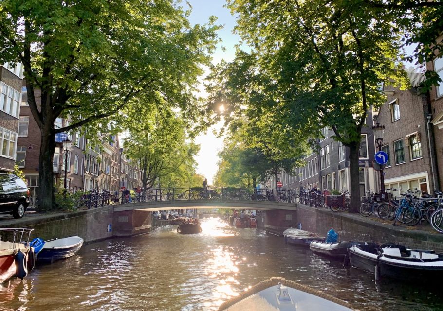 Amsterdam: Canal Cruise in German With Unlimited Drinks - Meeting Point and Information