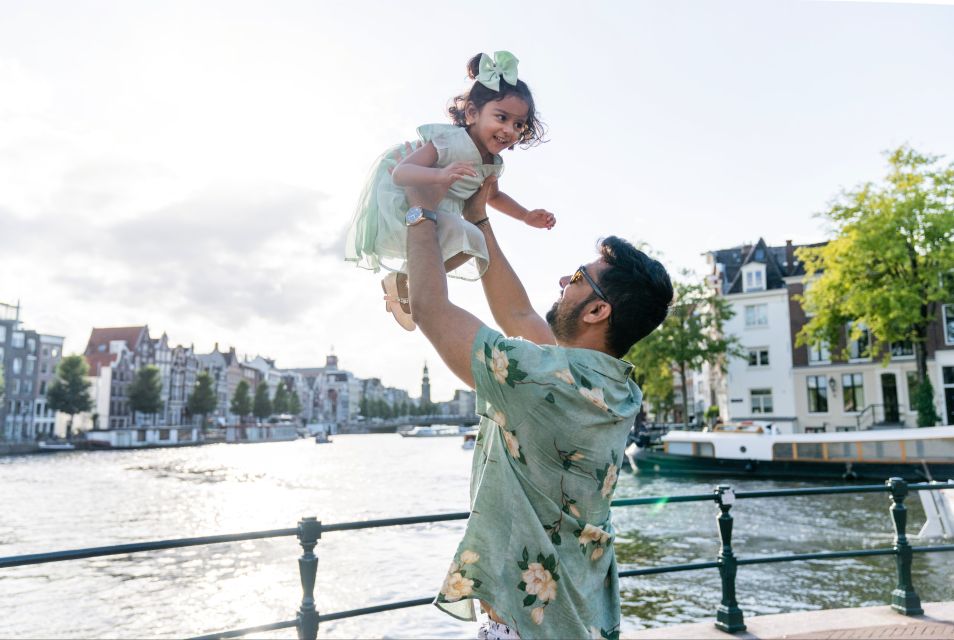 Amsterdam: Private Family or Couples Canals Photo Shoot - What to Bring