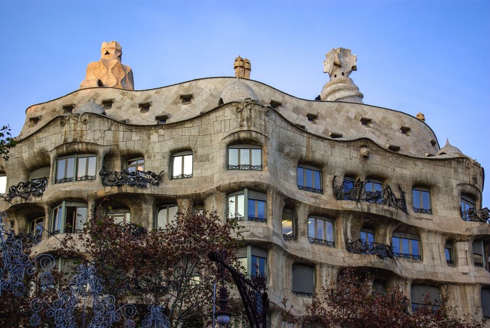 Barcelona Architecture Walking Tour With Casa Batllo Upgrade - Sant Pau Recinte Modernista