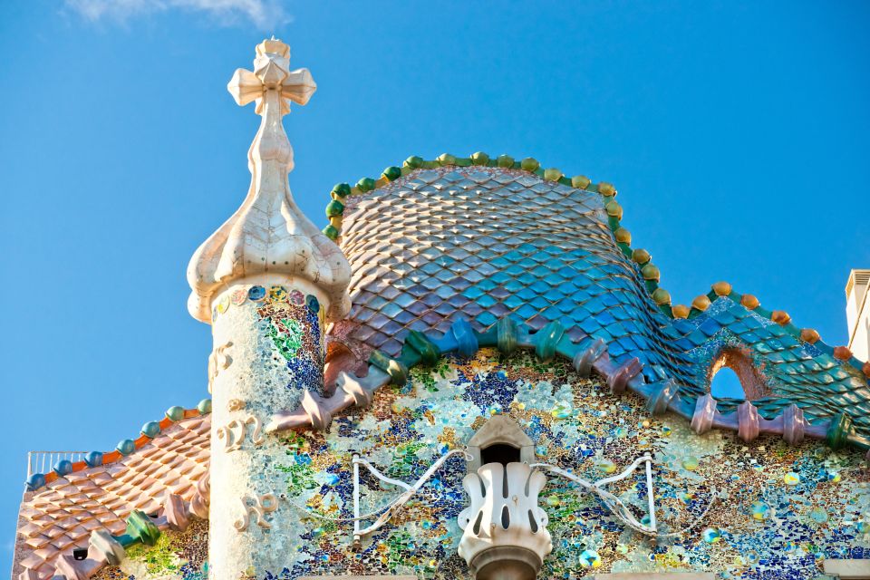 Barcelona: La Pedrera Guided Tour With Casa Batlló Option - Inclusions and Important Information