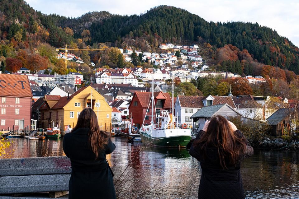 Bergen: Guided Minibus Tour With Photo Stops & Bryggen Tour - Meeting Point Details