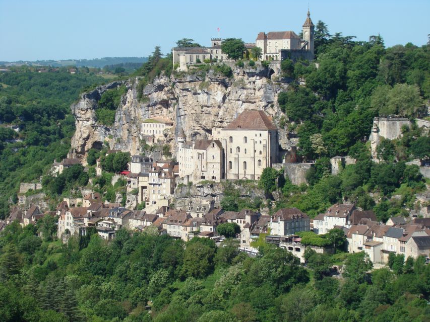 Bordeaux to Dordogne: Castles & Villages Private Tour - Castles of the Dordogne