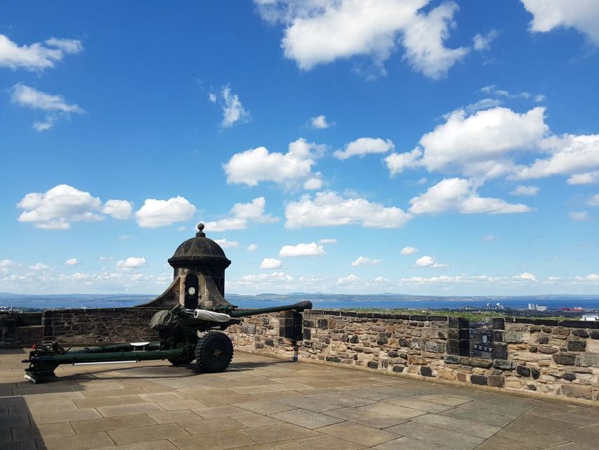 Edinburgh Castle: Guided Tour With Live Guide - Pre-Tour Preparation