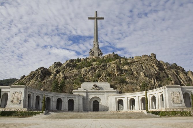 Escorial & Valley From Madrid With Optional Afternoon Tour to Toledo or Segovia - Accessibility and Restrictions