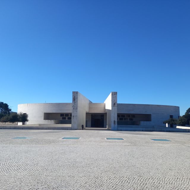 From Caldas: Guided Half Day Tour of Fátima - Basilica of the Most Holy Trinity