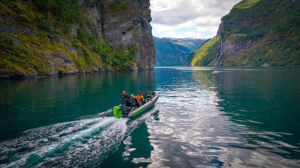 Geiranger: Guided Geirangerfjord Boat Tour - Knowledgeable Guide and Commentary