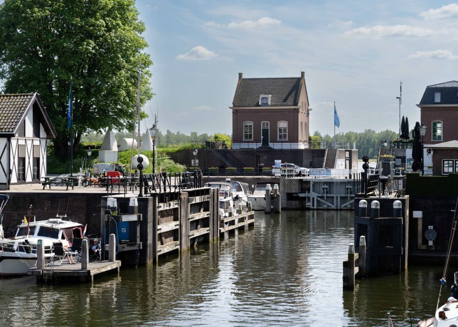 Gorinchem: Highlights Tour With Local Guide - Explore Medieval Fortress