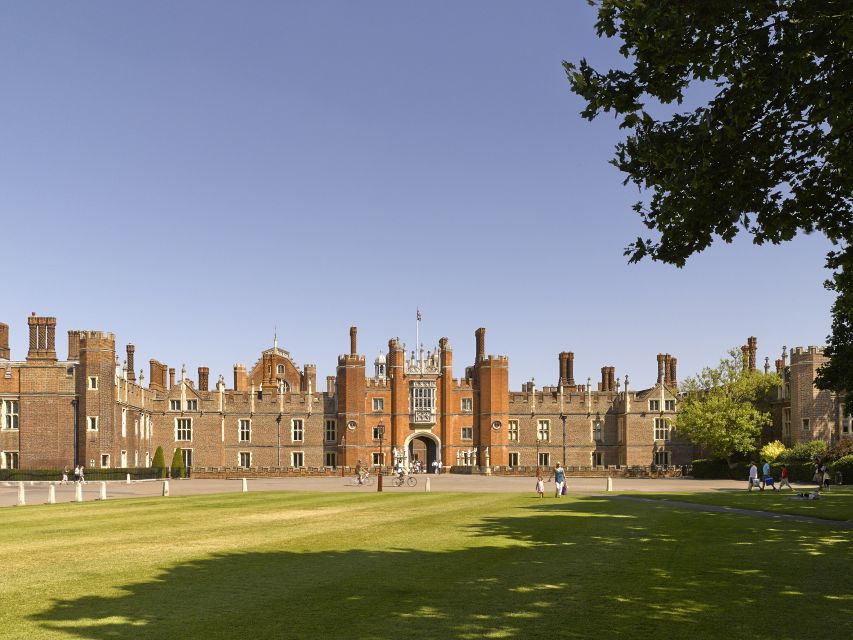 Hampton Court Palace and Windsor Castle Private Car Tour - Vast Medieval Kitchens and Cellars