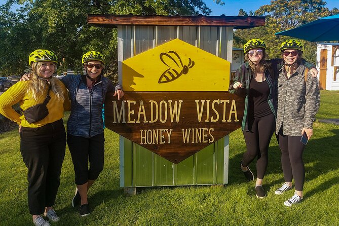 Kelowna E-Bike Bee Tour With Tastings, Lunch & Audio Guide - Farm-to-Table Lunch