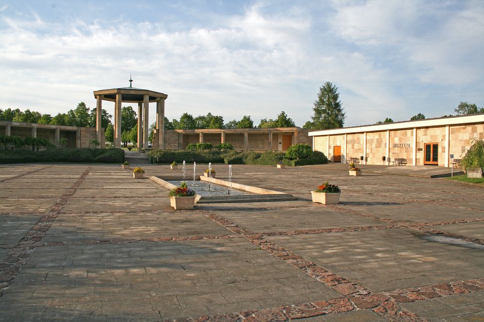 Lidice: Private Tour From Prague - Remembering the Tragedy