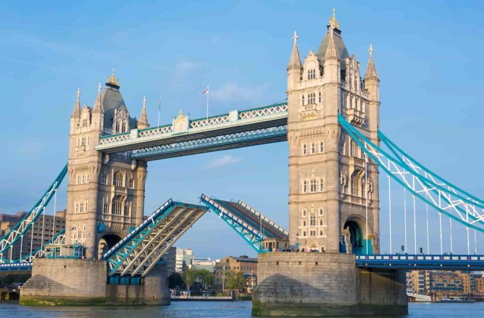 Luxury Executive Tour: From London to Ely & Cambridge - River Cam Punting