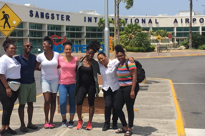 Montego Bay Airport Pickup/Drop Off(Group)Transportation Only - Free Cancellation