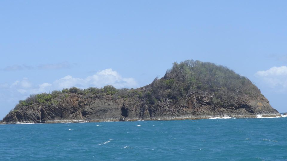 Paradise Island by Boat - Savor a Delicious Meal