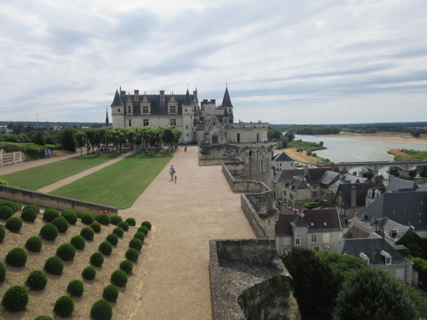 Royal Château of Amboise Private Tour With Entry Tickets - Meeting Point and Location