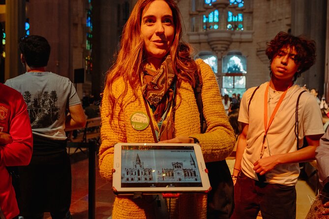 Sagrada Familia Highlights Tour With Skip the Line Tickets - Meeting Point and Transportation Details