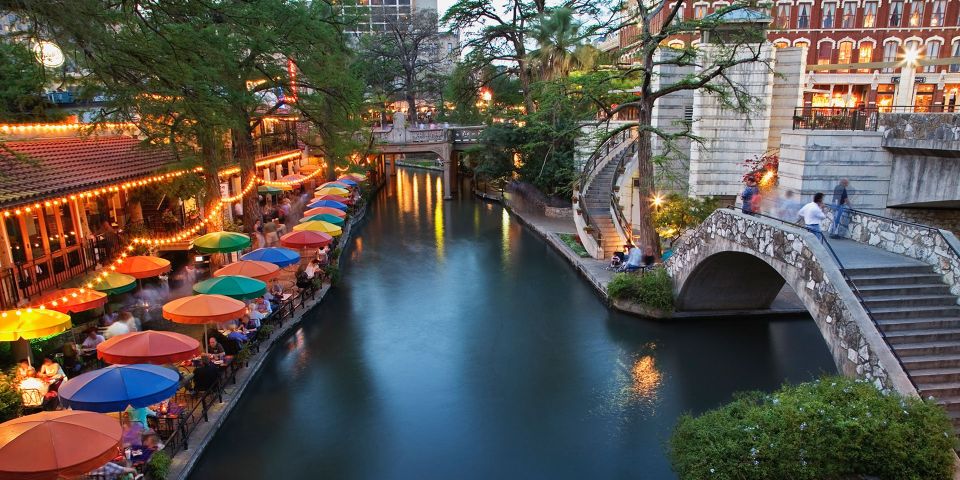 San Antonio: Icons of San Antonio Walking Tour - Learn Influential Figures