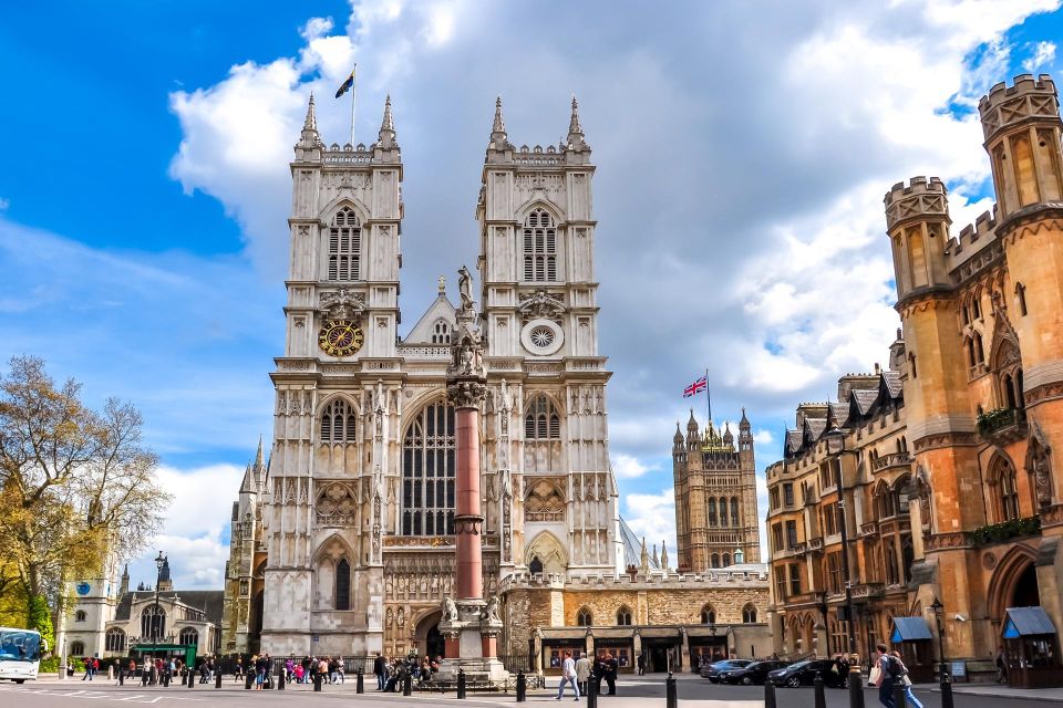 Skip-the-Line London Westminster Abbey Guided Tour in English - Exploring the City of Westminster