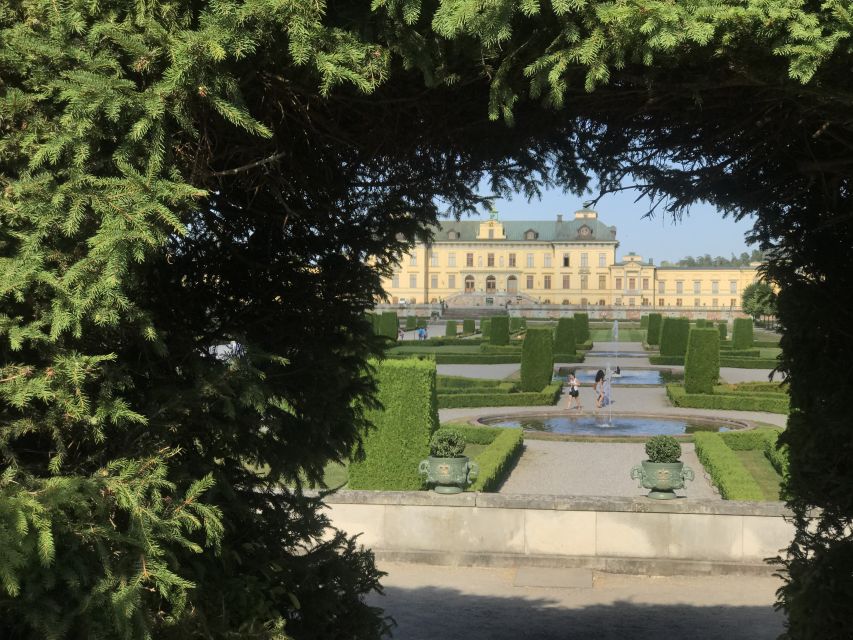 Stockholm: Full-Day Guided Sightseeing Tour With Lunch - Stockholms Old Town