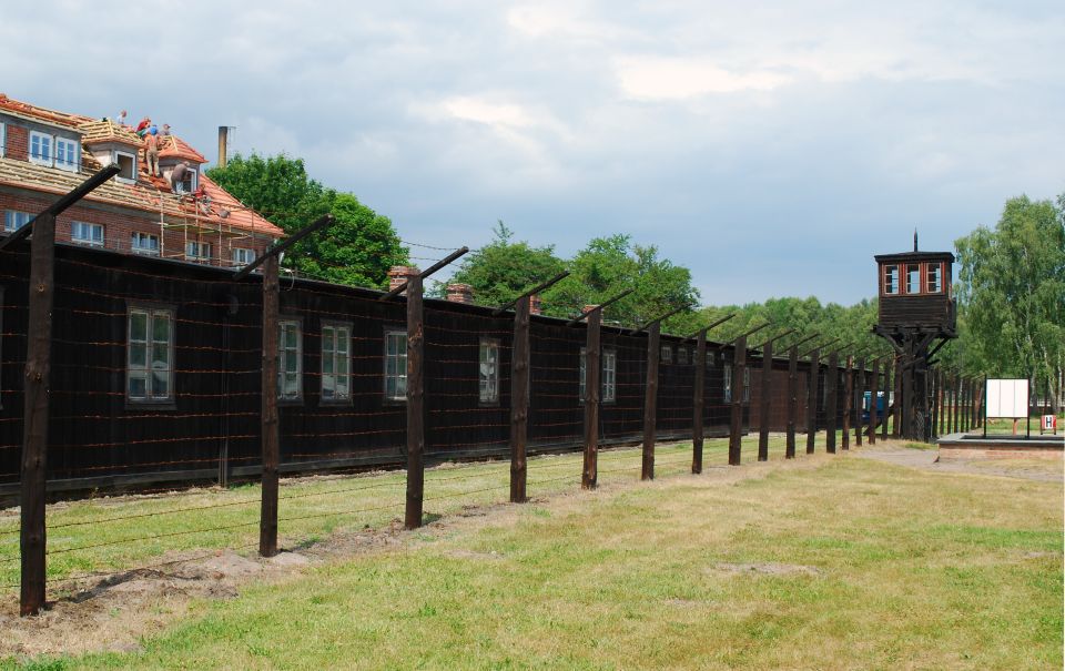 Stutthof Concentration Camp and Gdansk Old Town Private Tour - Stutthof Museum Exploration