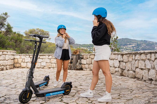 The Essentials of Nice by Electric Scooter 1H30 - Price and Group Size