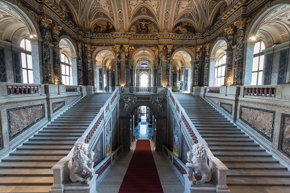 Vienna: Kunsthistorisches Museum Guided Tour Incl. Admission - Kunstkammer Exhibit