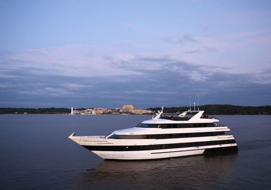 Washington, DC: Thanksgiving Day Lunch Cruise - Policies and Restrictions