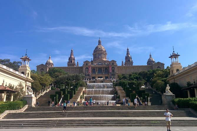 Barcelona Highlights Private Tour in a Chauffeured Mercedes-Benz - Dress Code