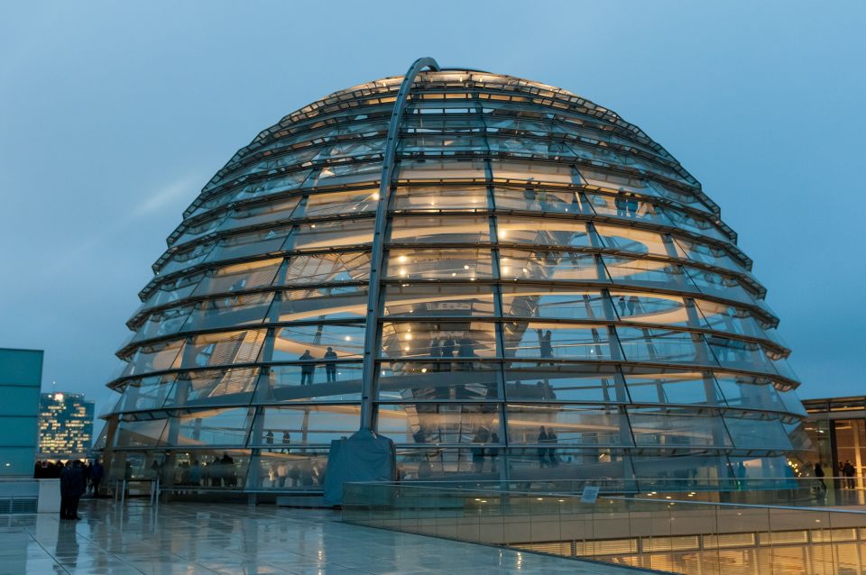 Berlin: Architectural Highlights Private Black Van Tour - Guide Expertise on Berlins Architecture