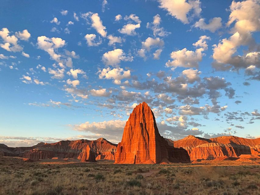 Cathedral Valley 4X4 Tour, Temples of the Sun and Moon 4 Hrs - Dinosaur Bones and Fossils