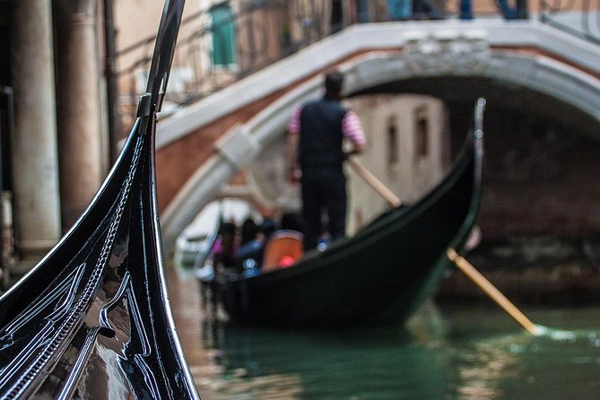 Enchanting Venice - Private Gondola Experience - Relaxation and Scenic Views