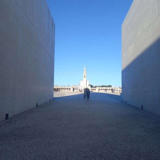 From Caldas: Guided Half Day Tour of Fátima - Transportation and Inclusions