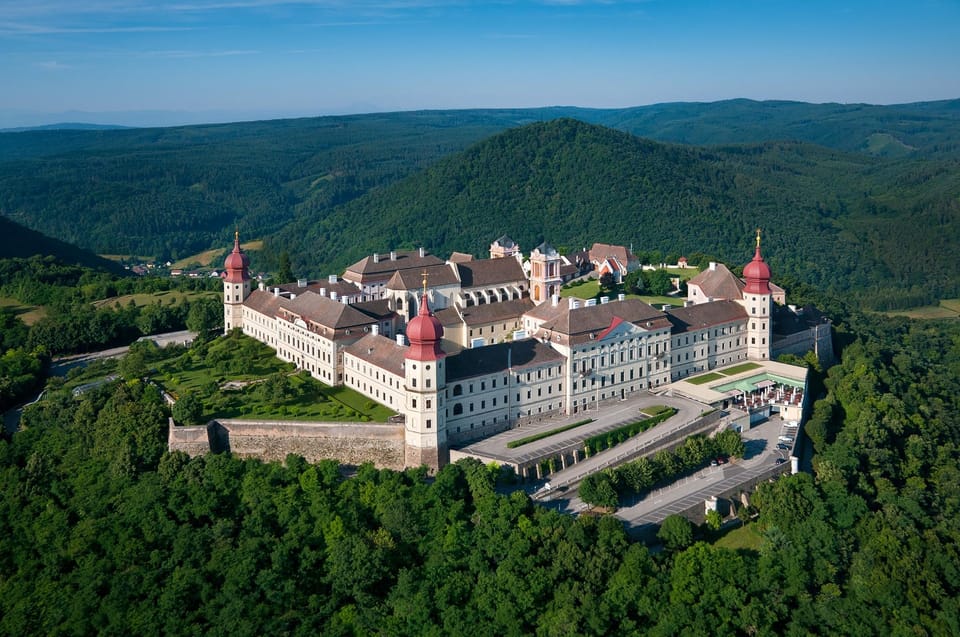 From Vienna: Wachau, Melk, Hallstatt, and Salzburg Day Tour - Hallstätter See