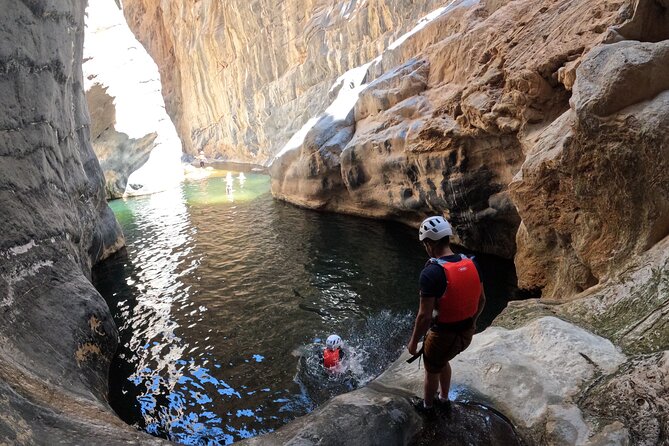 Full Day - Snake Canyon Adventure Tour in Jebel Shams Region - Safety and Medical Considerations