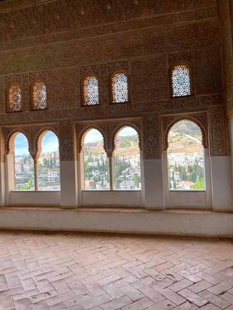 Granada: Alhambra & Nasrid Palaces Guided Tour With Tickets - Customer Feedback