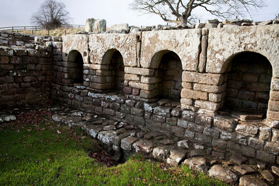 Hadrians Wall: Chesters Roman Fort and Museum Entry Ticket - Discovering Artifacts in the Museum