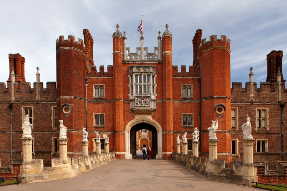 Hampton Court Palace and Windsor Castle Private Car Tour - Ancestral Home of Royalty