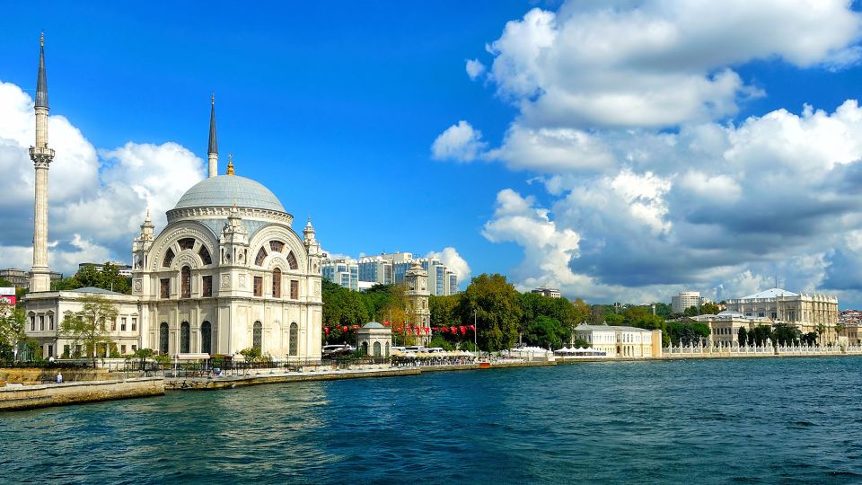 Istanbul: Half-Day Cruise and Cable Car to Pierre Loti Hill - Magnificent Istanbul Views