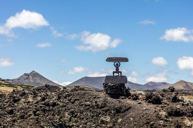 Lanzarote Volcanoes Tour Departing From Fuerteventura - La Geria Wine Tasting