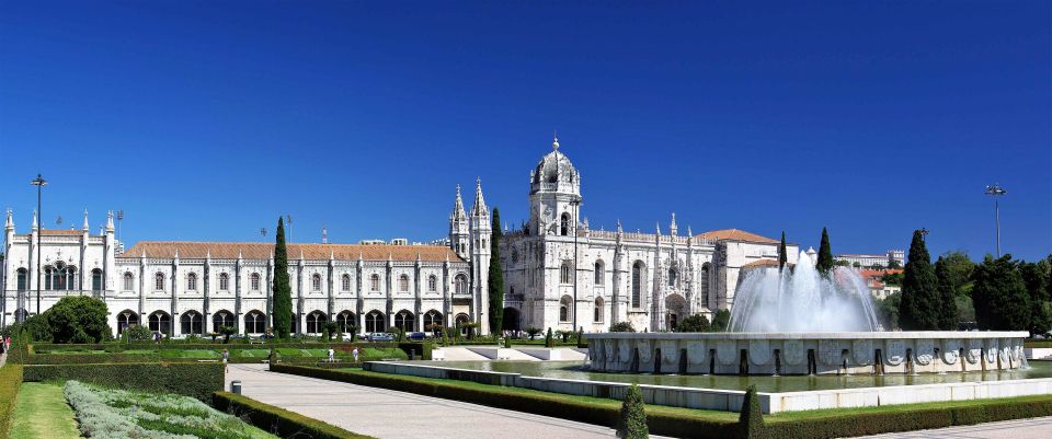 Lisbon: Private Sightseeing Car Tour With Jerónimos Monastery - Traverse Parque Das Nações