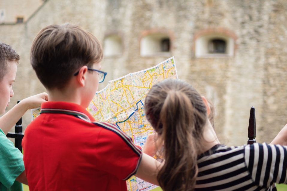 London: Kids Activity Tour in English - Activity Highlights