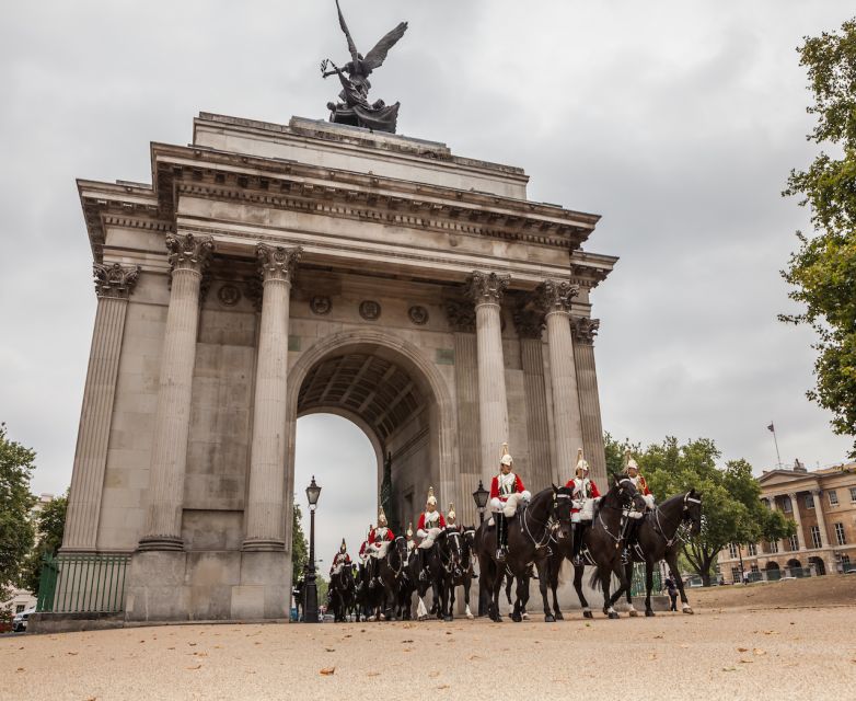 London: Wellington Arch Ticket - Buckingham Palace Gardens