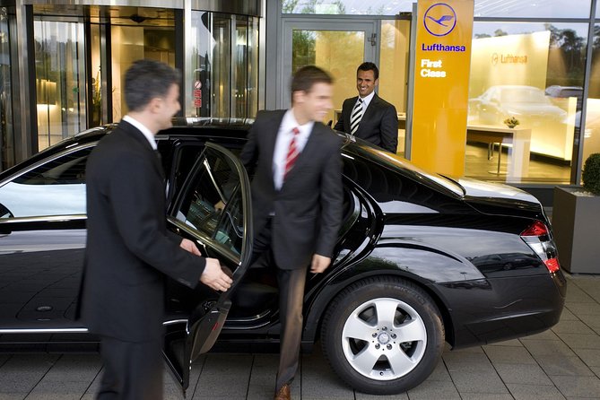 Low Cost :- Hire Full or Half Day Executive Luxury Car Services in Toronto - Accessibility