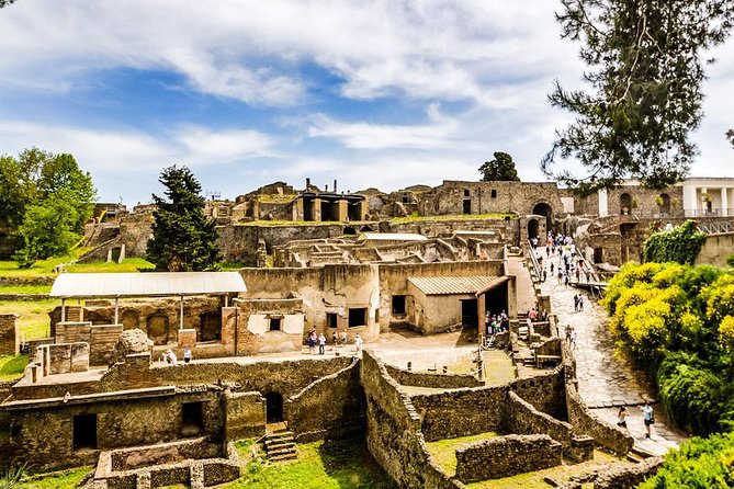 Pompeii Ruins Skip the Line Entrance Tickets With Guided Tour - Dress Code