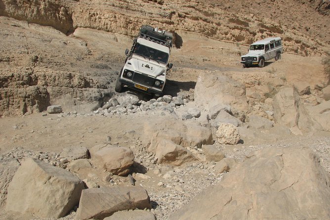 Ramon Crater Jeep Tour From Mitzpe Ramon - Interacting With Rare Minerals and Stone