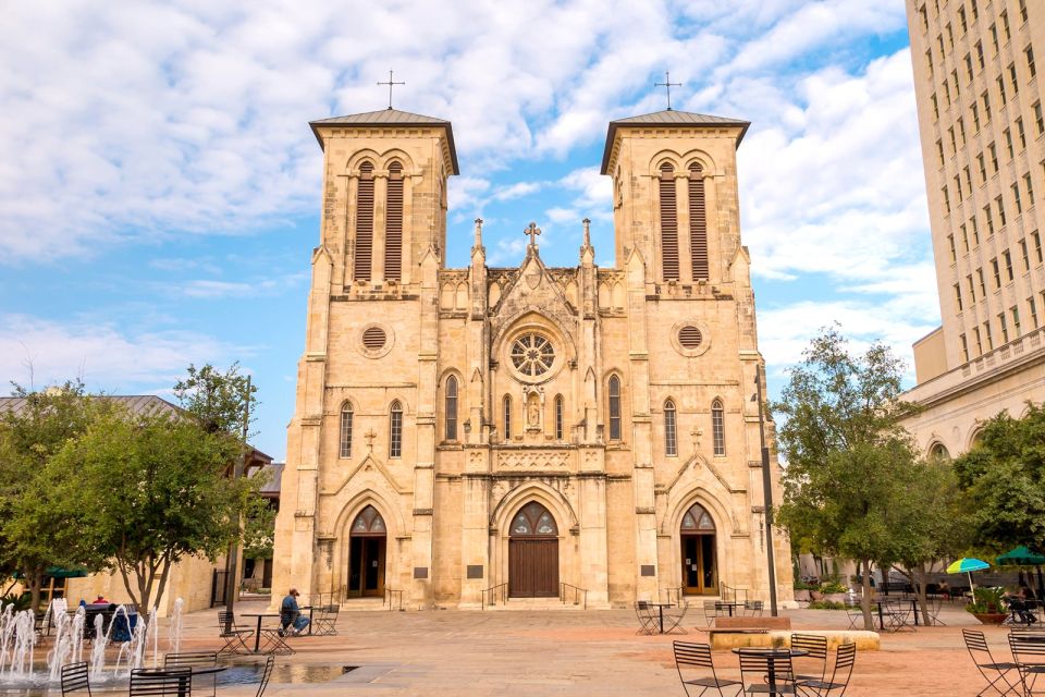 San Antonio: Icons of San Antonio Walking Tour - Architectural Diversity and Heritage