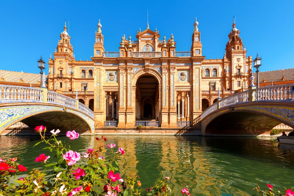 Seville: Authentic and Romantic Horse-Drawn Carriage Ride - Romantic Setting