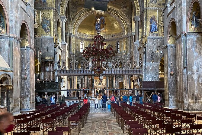 St. Marks Cathedral: Skip the Line Ticket, Audio-Guide & VR Tour - Meeting Point and Arrival