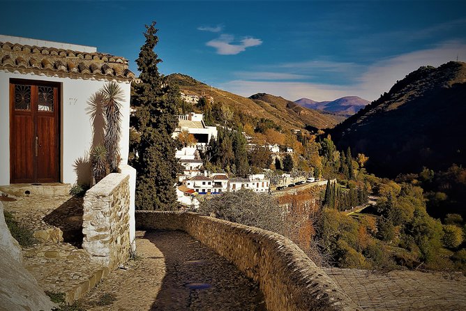 Tour of Albaiçín, Sacromonte and Viewpoints (German Language) - Granadas Iconic Neighborhoods